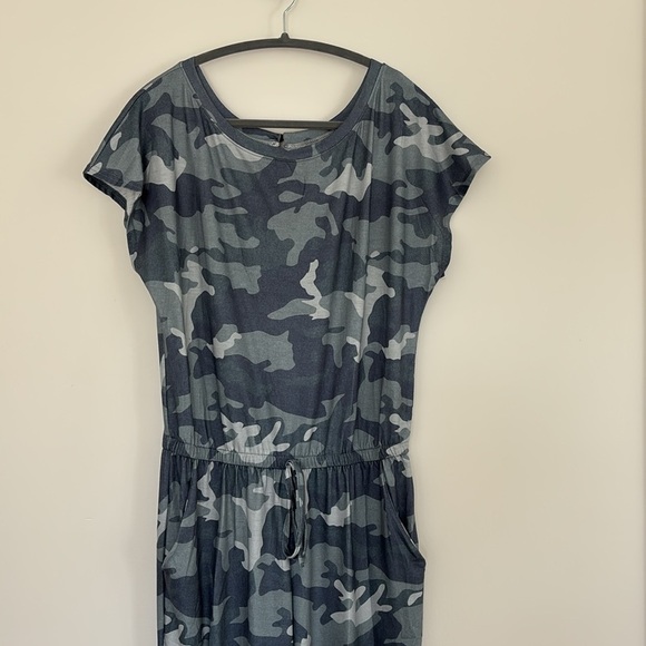 NEW Womens Camo Jogger Jumpsuit - Picture 4 of 5